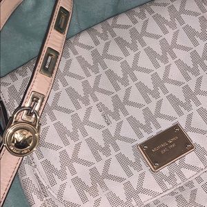 crossbody Michael Kors purse